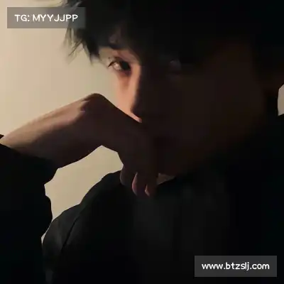 薄霜凤